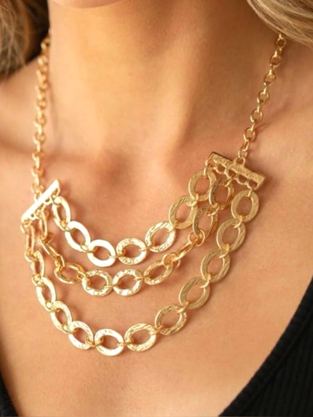 🆕Women’s Short Gold Tone Layered Gold Chain Adjustable Necklace💜💜